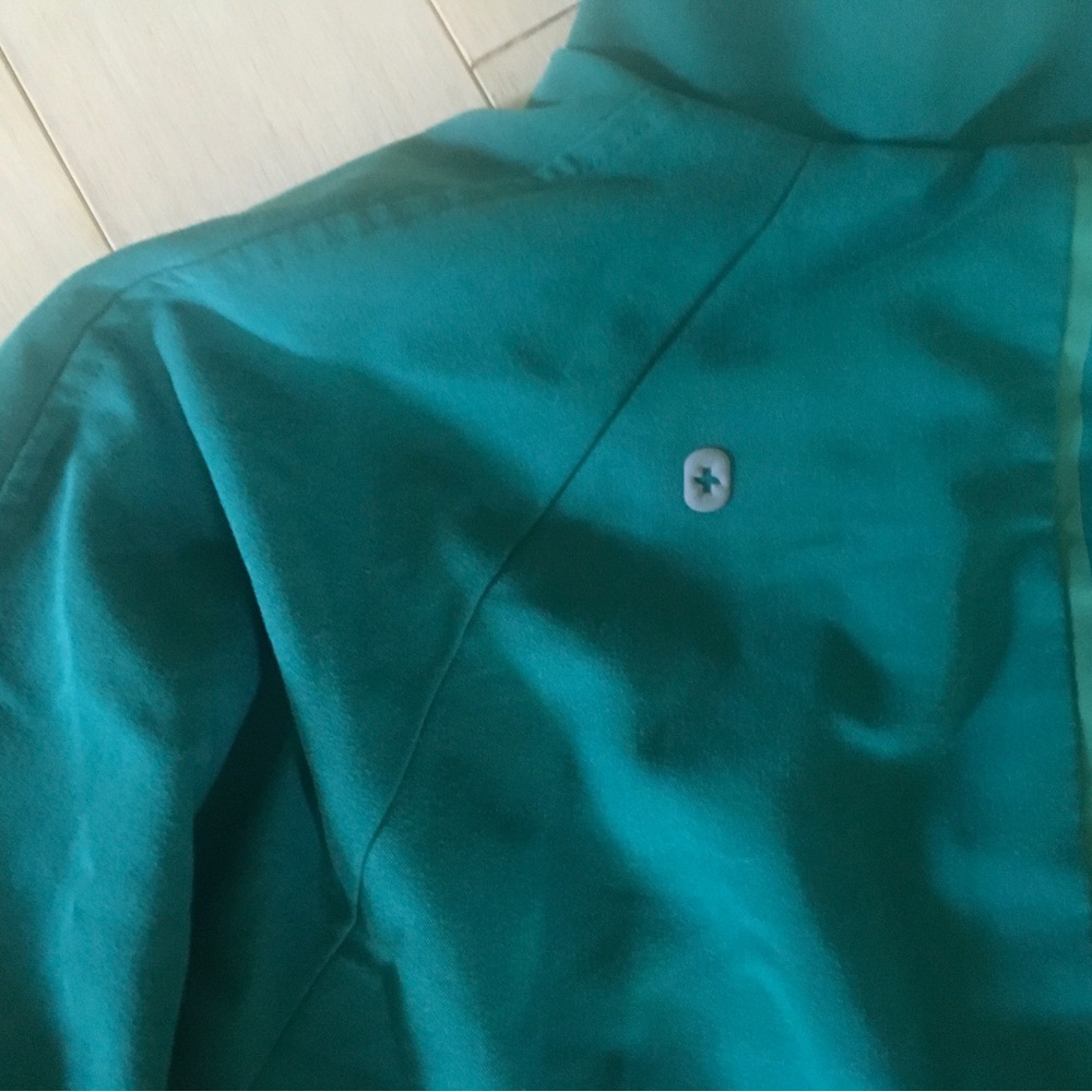 FIGS Sydney Scrub Jacket in a hunter green color - Picture 13 of 13